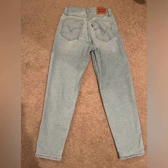 Levi’s high waisted mom jeans - Picture 3 of 4